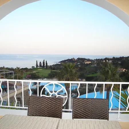 Cap Esterel Holiday Village 公寓